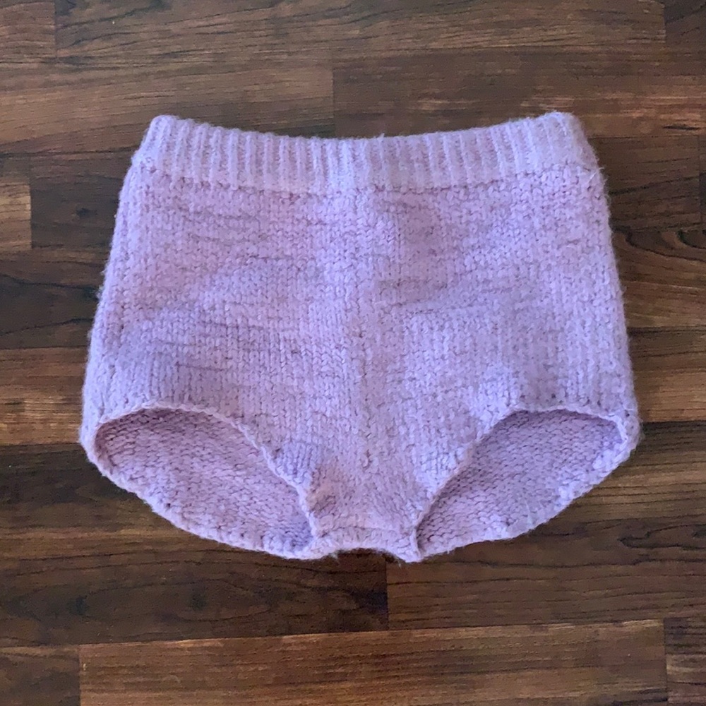 Indah hot shorts